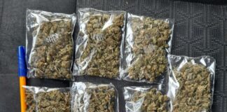 Detienen a tres presuntos distribuidores de droga en León