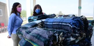 ENTREGA DIF APOYOS INVERNALES Y SILLAS DE RUEDAS
