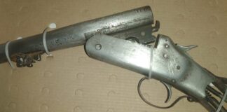 DETIENEN A TRES HOMBRES ARMADOS EN LEÓN