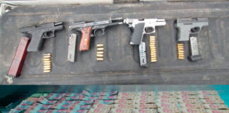 DETIENEN A TRES HOMBRES ARMADOS EN LA COLONIA AZTECA