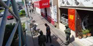 ATACAN A BALAZOS A HOMBRE EN LOCAL DE COMIDA FRENTE A LA T1