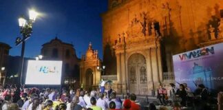 ILUMINAN MONUMENTOS HISTÓRICOS DE LEÓN