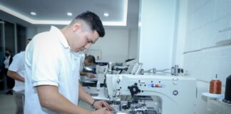 INAUGURAN AUTORIDADES SHOE LAB EN LEÓN