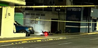 BALEAN A MUJER MOTOCICLISTA EN LEÓN