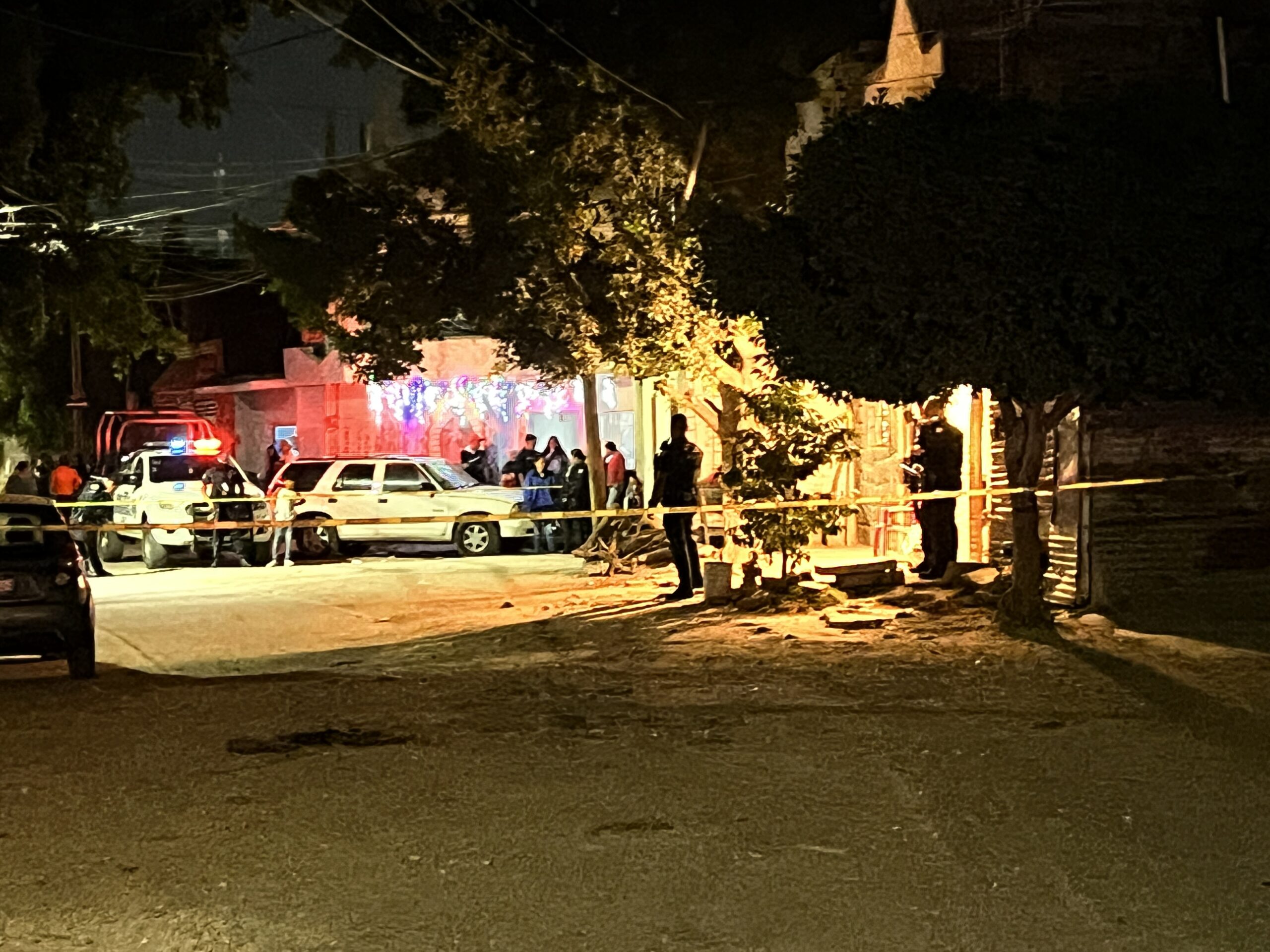 BALEAN A ABUELITA Y A TRES HOMBRES EN PASEOS DEL MAUREL
