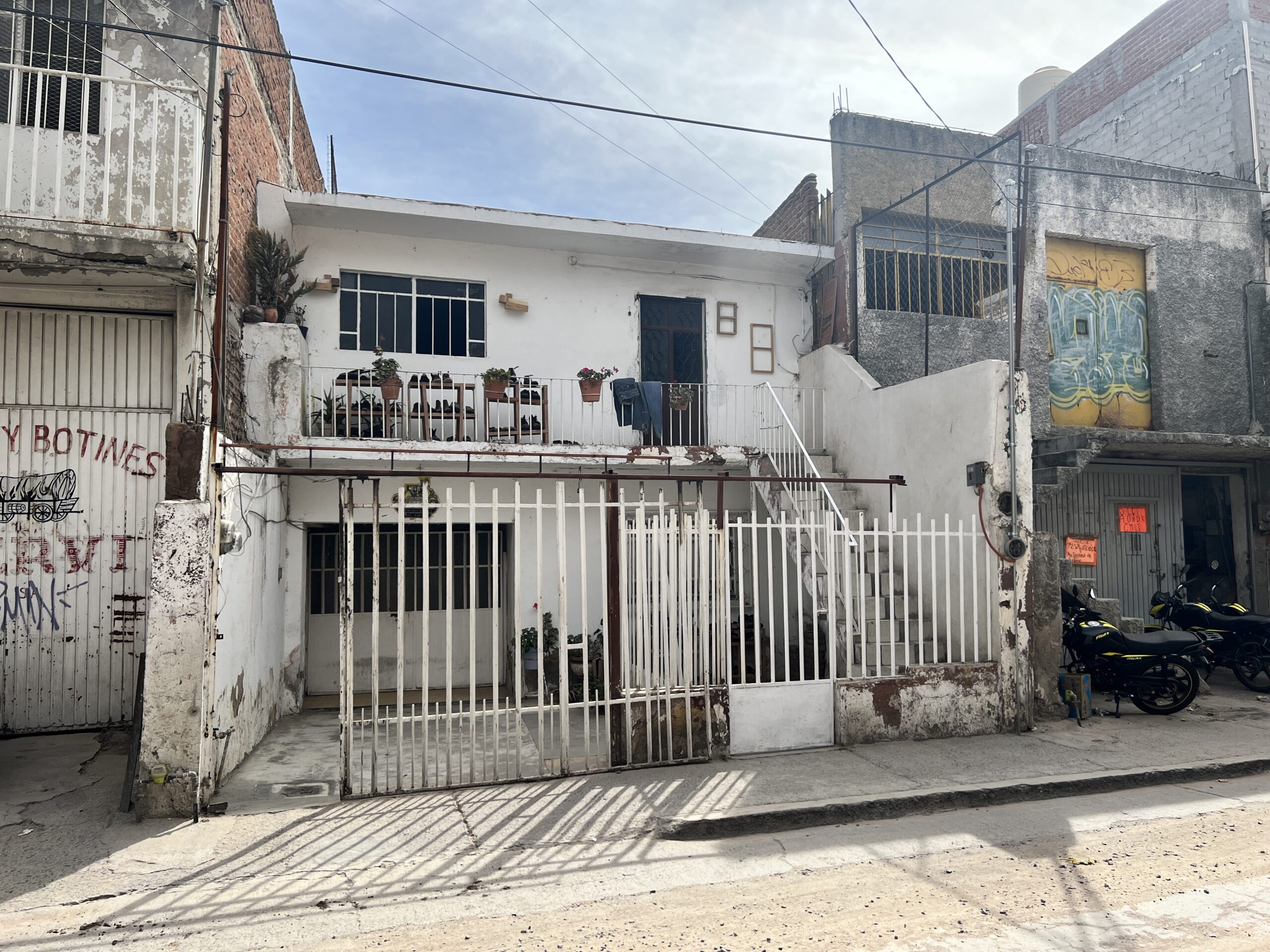 EE3F956F-3250-4EFE-B10A-4FA90BA9334E