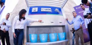 CELEBRA SAPAL DÍA DEL AGUA ENTREGANDO 10 TOMAS PÚBLICAS