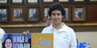 PREMIA MUNICIPIO A ESTUDIANTES GANADORES DE CONCURSO DE MATEMÁTICAS Y CIENCIAS