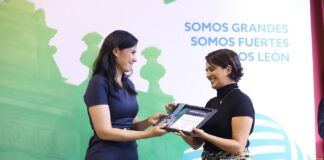 RECONOCE ALE GUTIÉRREZ A NASHELLY SALAZAR POR APOYAR A NIÑOS CON CÁNCER