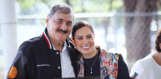 RECONOCE ALE GUTIÉRREZ A ARTURO GUERRERO EL “MANO SANTA” CON EL “SOY DE LEÓN”