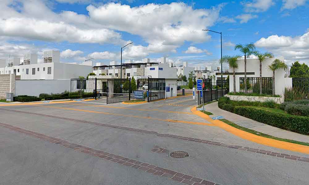 residencial-machetea-a-policia-leon