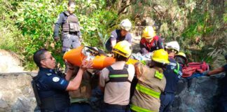 RESCATAN A HOMBRE QUE CAYÓ A RÍO EN LEÓN