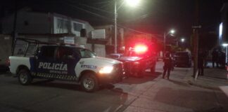 HOMBRE LE DISPARA AL COCHE DE SU EX EN LAS TROJES