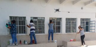 PADRES DE FAMILIA LUCHAN POR SALVAR LA ESCUELA JOSÉ PONS