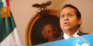 JUAN MANUEL OLIVA ROMPE CON EL PAN