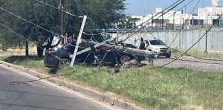 CONDUCTOR CHOCA Y SE LLEVA LOS CABLES EN EL LIBRAMIENTO