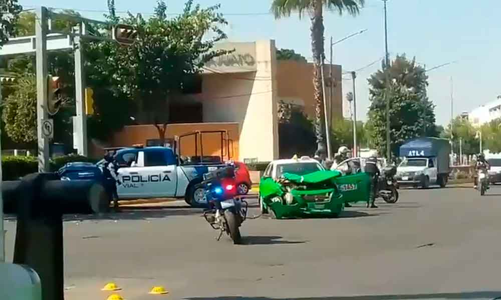 choque-taxi-vs-policia