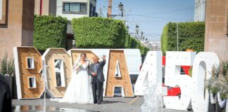 BAJO EL ARCO DE LA CALZADA, 150 PAREJAS DIJERON “SÍ” EN EL DÍA MÁS ROMÁNTICO DEL AÑO
