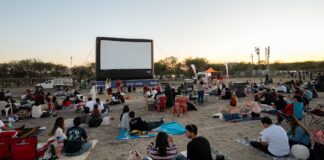 LLENO TOTAL EN EL PRIMER AUTOCINEMA DEL PARQUE METROPOLITANO