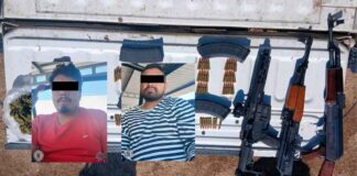 DETIENEN A DOS HOMBRES CON ARMAS DE ALTO CALIBRE Y DROGA EN LEÓN