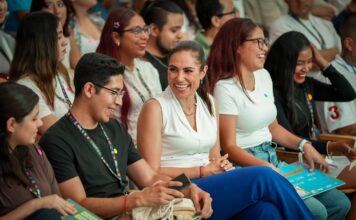 ENTREGAN 385 BECAS A JÓVENES QUE APOYAN A SU COMUNIDAD EN LEÓN