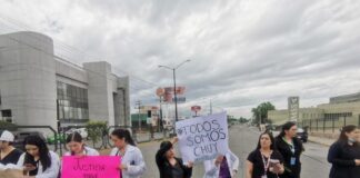 PROTESTAN MÉDICOS EN LEÓN: ACUSAN QUE COMPAÑERO FUE LLEVADO A FISCALÍA POR MATERIAL DE TRABAJO