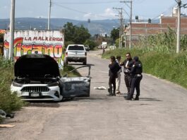 CIERRAN TIMOTEO POR INCENDIO DE AUTO EN LEÓN