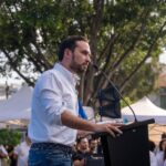 ALAN MÁRQUEZ ENTREGA MÁS DE 19 MIL FIRMAS EN EL PROCESO INTERNO DEL PAN