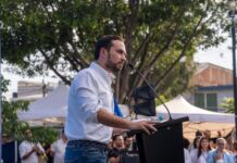ALAN MÁRQUEZ ENTREGA MÁS DE 19 MIL FIRMAS EN EL PROCESO INTERNO DEL PAN