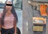 IBA ARMADA POR LAS CALLES DE LEÓN; POLICÍAS LA DETIENEN TRAS PERSECUCIÓN