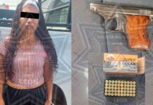 IBA ARMADA POR LAS CALLES DE LEÓN; POLICÍAS LA DETIENEN TRAS PERSECUCIÓN
