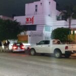 LANZAN BOMBA MOLOTOV CONTRA NOTARÍA EN JARDINES DEL MORAL