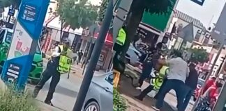 (VIDEO) CONDUCTOR GOLPEA A POLICÍA VIAL EN LA CENTRAL CAMIONERA DE LEÓN