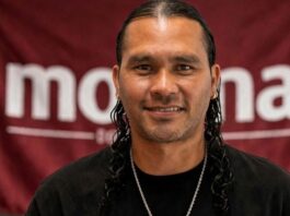 GULLIT PEÑA SE REGISTRA EN MORENA PARA BUSCAR LA COORDINACIÓN EN LEÓN