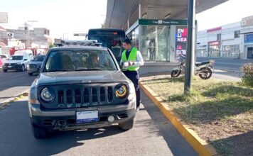 MULTAN A 350 CONDUCTORES POR INVADIR CARRILES DE LA ORUGA EN LEÓN